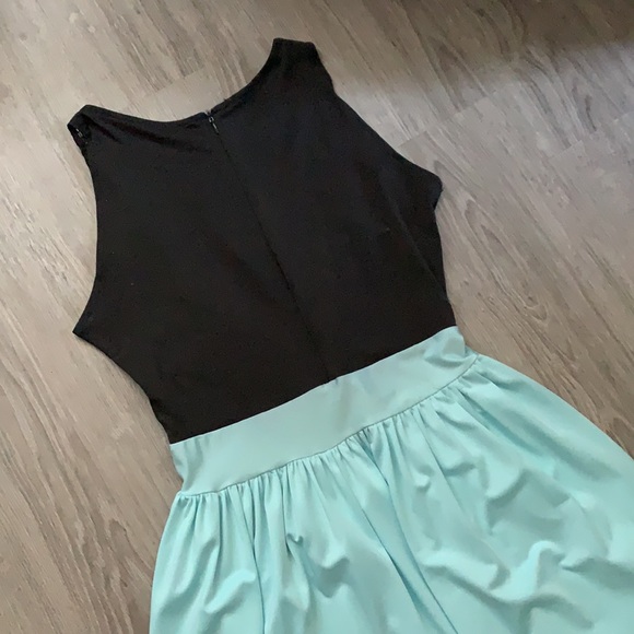 Cute casual dress - Picture 3 of 4